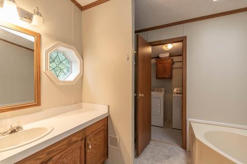 588 E Miller Rd, Bloomfield, IN 47424 photo 16