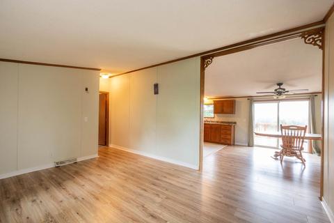 588 E Miller Rd, Bloomfield, IN 47424 photo 6