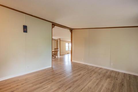 588 E Miller Rd, Bloomfield, IN 47424 photo 5