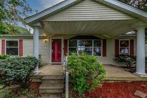 588 E Miller Rd, Bloomfield, IN 47424 photo 3