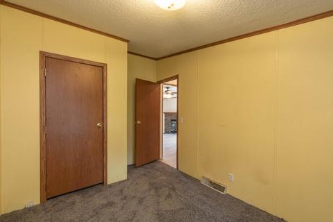 588 E Miller Rd, Bloomfield, IN 47424 photo 22