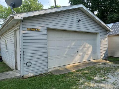 317 E 3rd St, Peru, IN 46970 photo 4