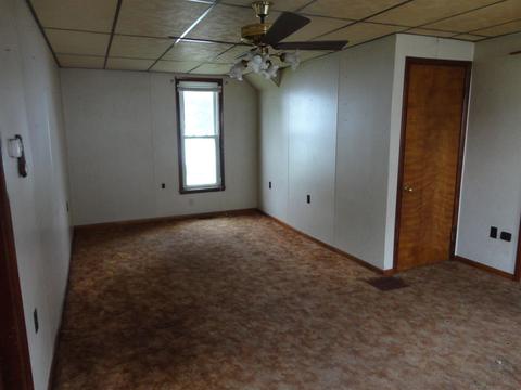 104 S Gonser, Ashley, IN 46705 photo 12
