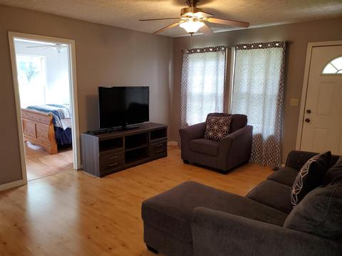115 W Grissom Ave, Mitchell, IN 47446 photo 2