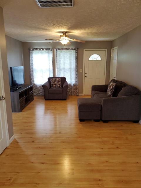 115 W Grissom Ave, Mitchell, IN 47446 photo 3