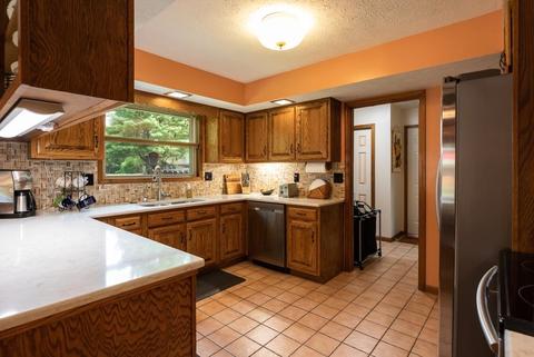 5339 N Westfall Ct, Bloomington, IN 47404 photo 9