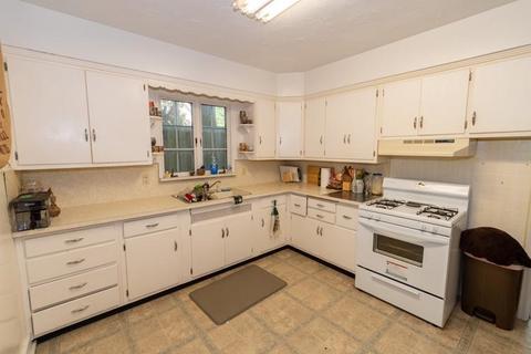 311 E Madison St, Goshen, IN 46526 photo 12