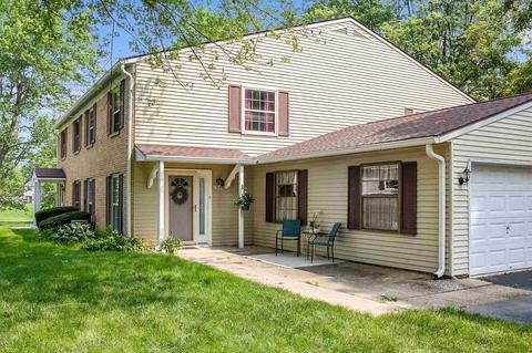 921 E Waterloo Dr, Bloomington, IN 47401 photo 1