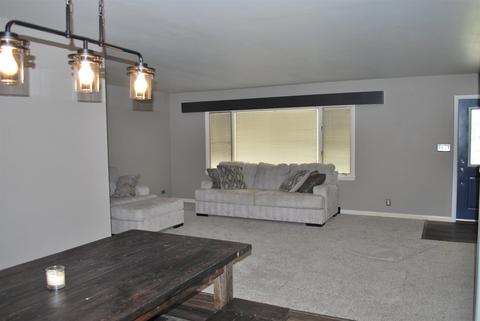 323 E 3rd St, Warren, IN 46792 photo 5