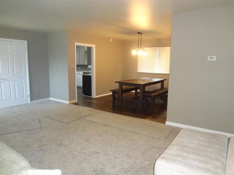 323 E 3rd St, Warren, IN 46792 photo 11