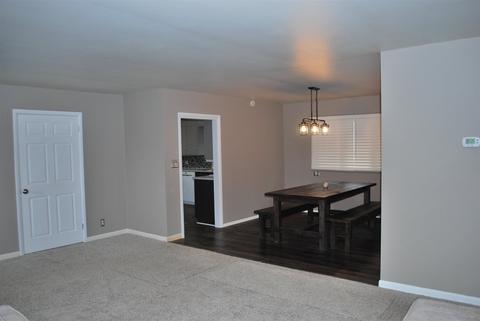 323 E 3rd St, Warren, IN 46792 photo 8