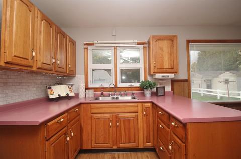 305 E Mulberry St, Converse, IN 46919 photo 4