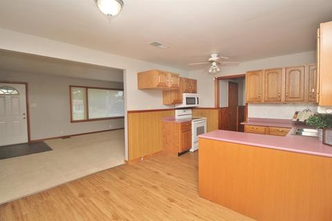 305 E Mulberry St, Converse, IN 46919 photo 6