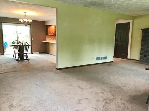 1428 Maple Leaf Dr, Jasper, IN 47546 photo 2