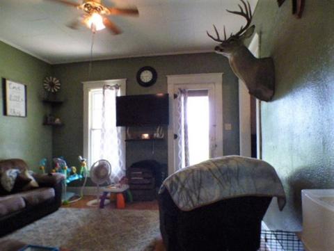 206 E Danner St, Elnora, IN 47529 photo 4
