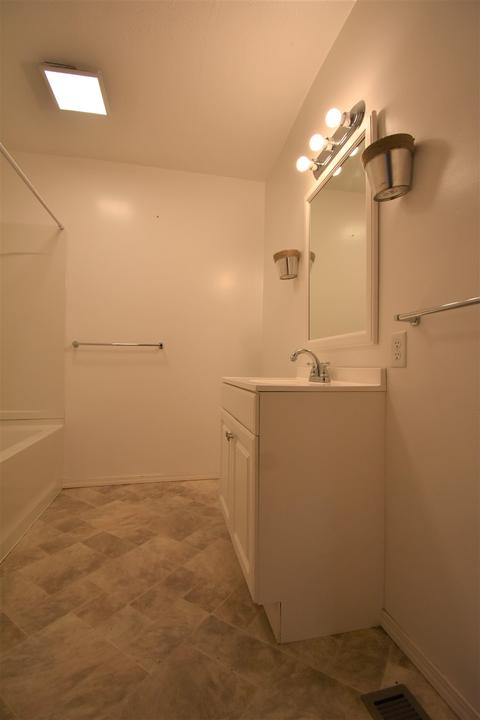 901 S Third St, Dugger, IN 47848 photo 5