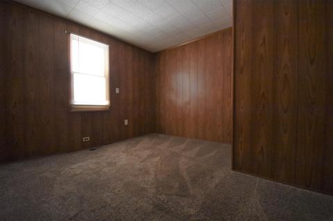 901 S Third St, Dugger, IN 47848 photo 12