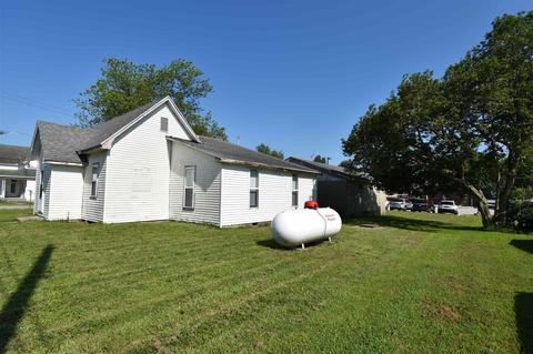 901 S Third St, Dugger, IN 47848 photo 16
