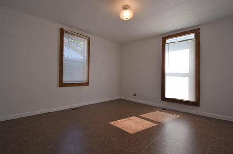 901 S Third St, Dugger, IN 47848 photo 14