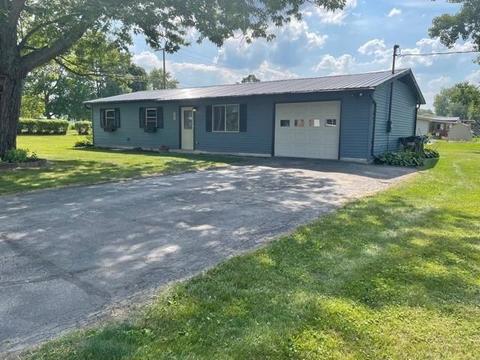 565 S Indiana St, Waterloo, IN 46793 photo 2