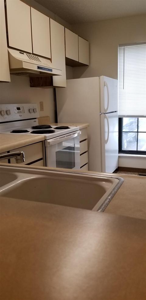 592 E Graham Pl, Bloomington, IN 47401 photo 3