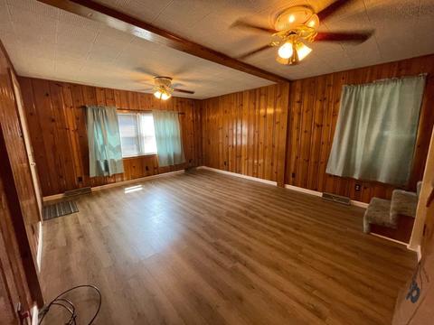 910 E Broadway St, Princeton, IN 47670 photo 2