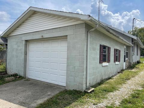 910 E Broadway St, Princeton, IN 47670 photo 15