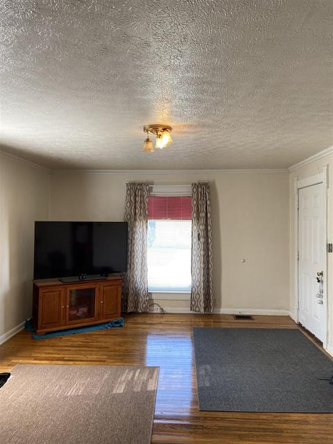 328 Wells Ave, Mitchell, IN 47446 photo 2