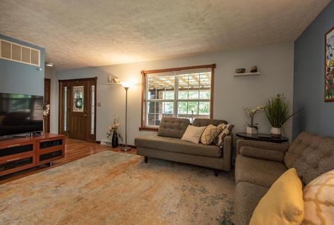 1347 E Browning Ct, Bloomington, IN 47401 photo 2
