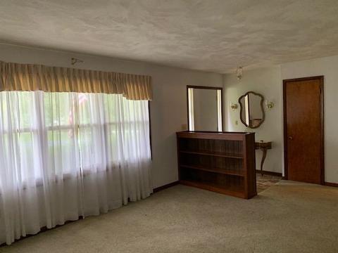 2209 E Apache Ln, Vincennes, IN 47591 photo 2