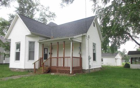 235 W Cedar St, Sumner, IL 62466 photo 2