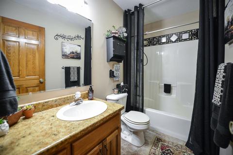 3536 Franklin Dr, Auburn, IN 46706 photo 17