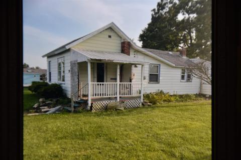 715 S Center St, Waterloo, IN 46793 photo 1