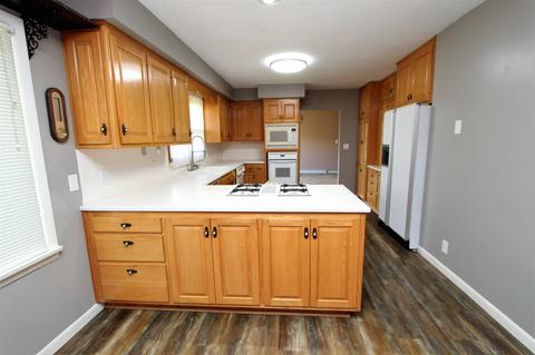 210 E Clark St, Flora, IN 46929 photo 3