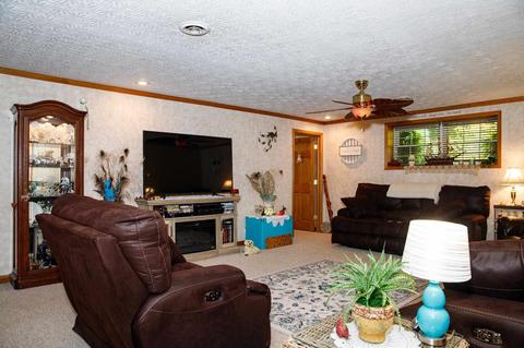 6925 W Eckerty Rd, Eckerty, IN 47116 photo 8