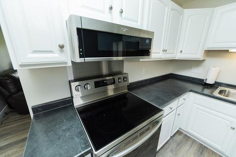 512 S Hickory Dr, Bloomington, IN 47403 photo 9