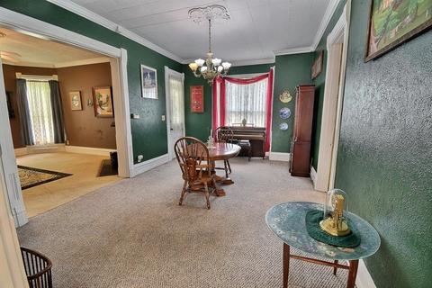 322 E Main St, Delphi, IN 46923 photo 5