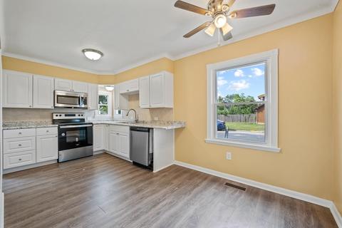 511 E Mchenry St, Garrett, IN 46738 photo 10