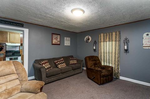 122 W Warren St, Mitchell, IN 47446 photo 8