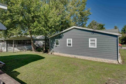 122 W Warren St, Mitchell, IN 47446 photo 4