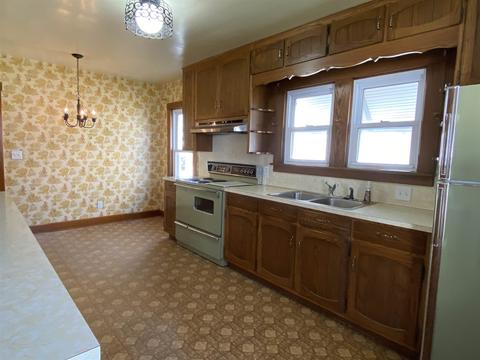 406 E 15th St, Jasper, IN 47546 photo 4
