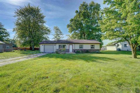 315 E Walnut St, Waterloo, IN 46793 photo 2