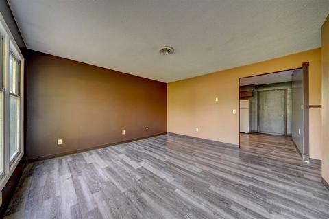 315 E Walnut St, Waterloo, IN 46793 photo 14