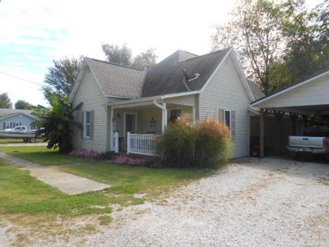 309 E Race St, Odon, IN 47562 photo 4