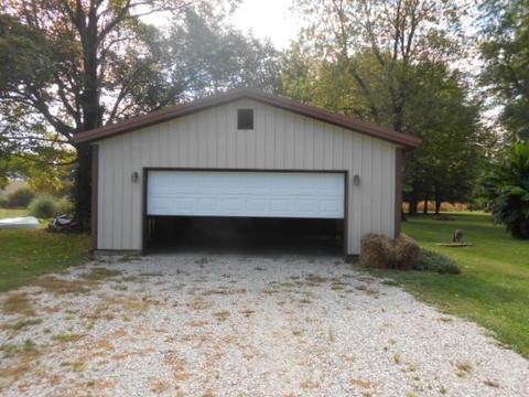 309 E Race St, Odon, IN 47562 photo 6
