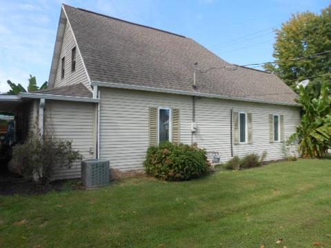 309 E Race St, Odon, IN 47562 photo 5