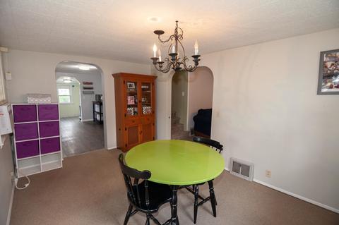 152 E John St, Nappanee, IN 46550 photo 11