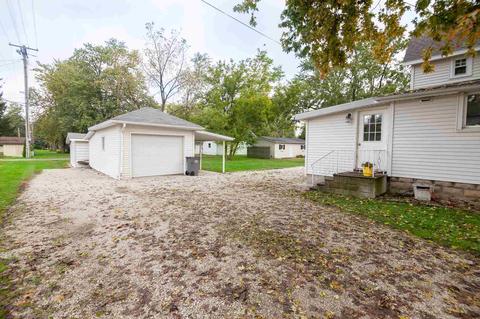 152 E John St, Nappanee, IN 46550 photo 4