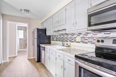 905 E Cooper Rd, Muncie, IN 47303 photo 8