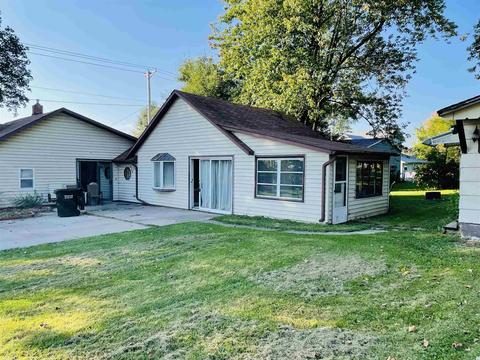 690 W Douglas St, Waterloo, IN 46793 photo 2